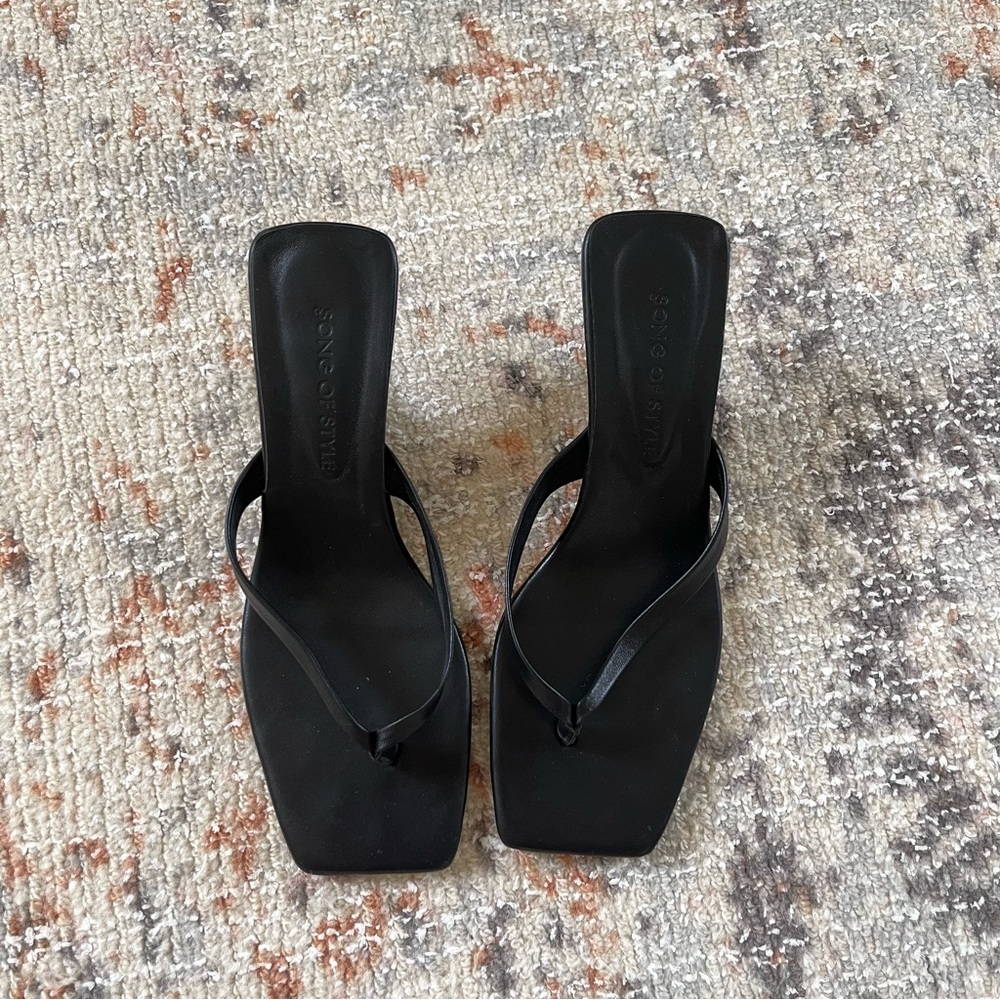 SONG OF STYLE Black Sandals Sz 8.5, brand new never worn